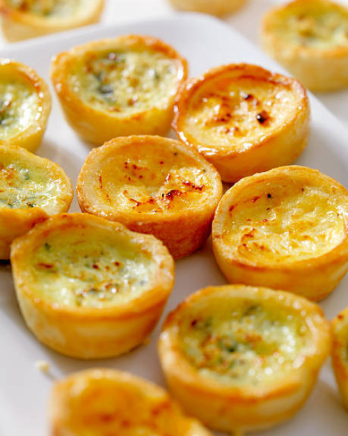 Plateau de 10 minis quiches.