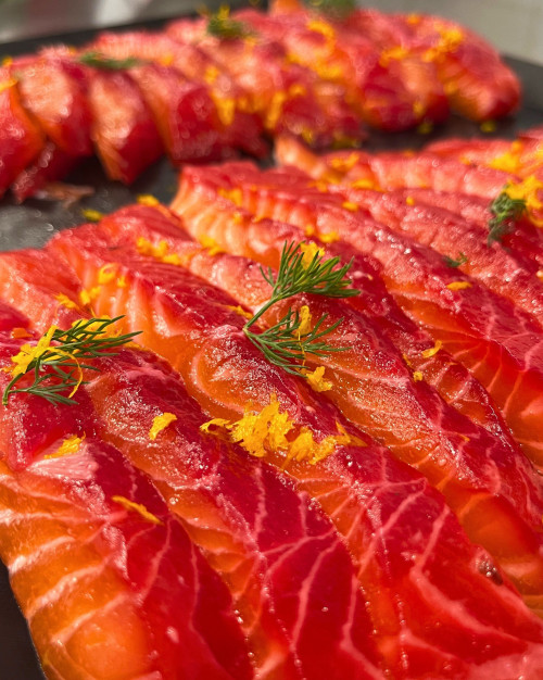 Gravlax de saumon aux agrumes & betteraves 